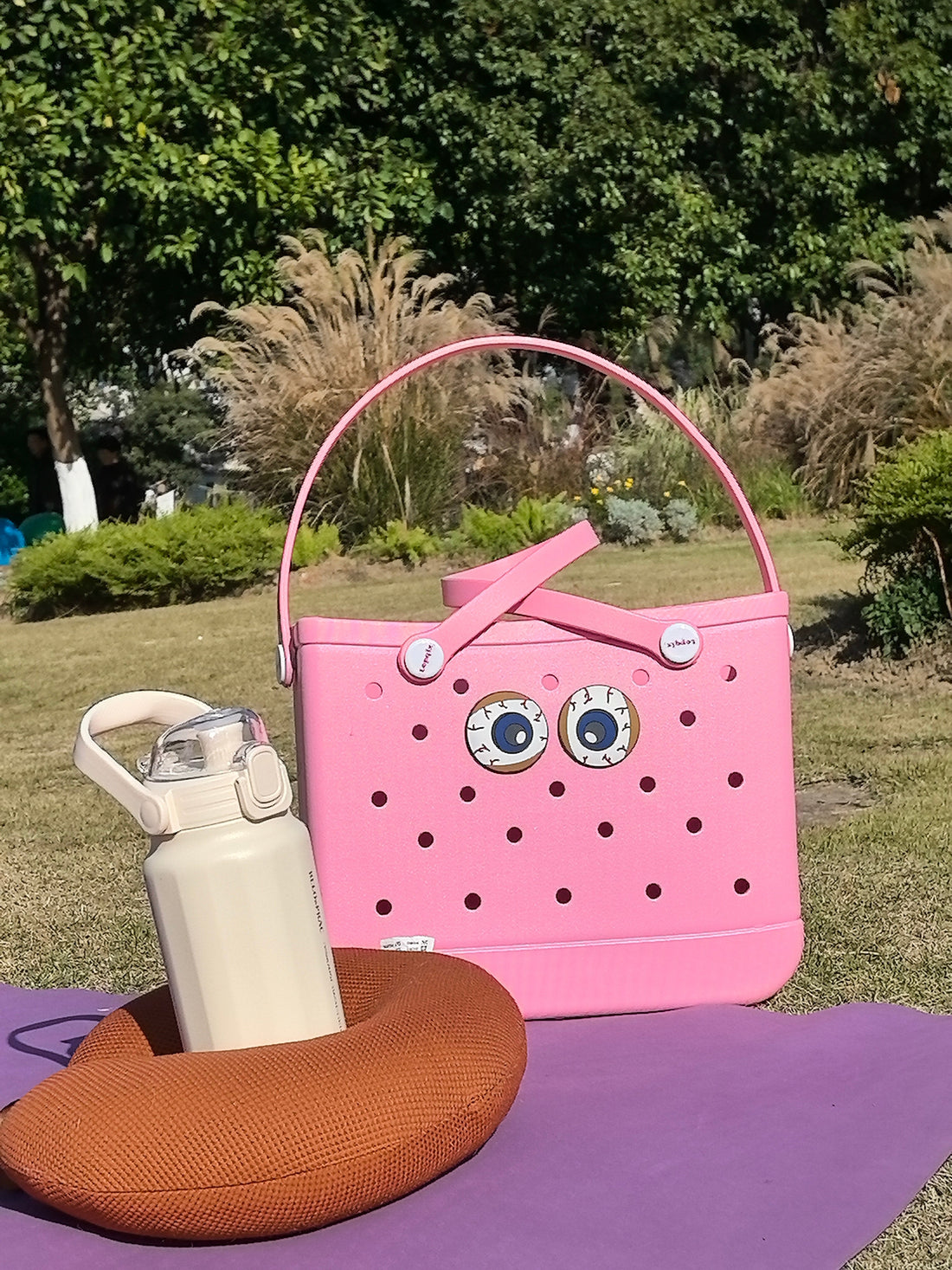 中号 “洞洞包”：户外瑜伽 & 野餐的「氛围感刚需单品」 - Lopqix